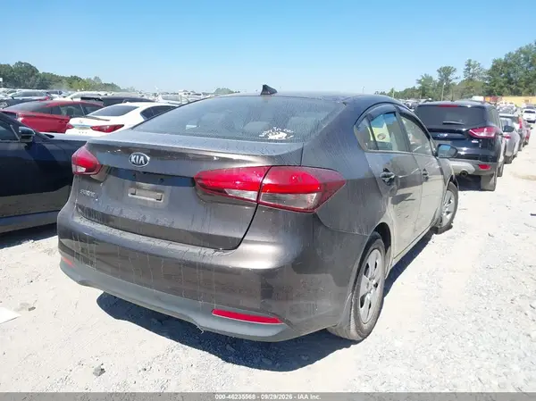 3KPFL4A73JE218463 — 2018 Kia Forte, фото 4 с аукциона IAAI, Передняя часть