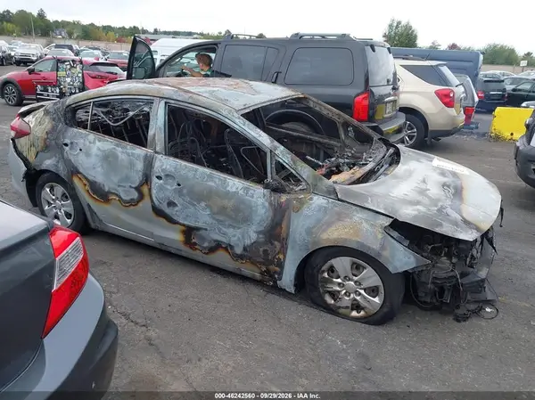 3KPFK4A7XJE208001 — 2018 Kia Forte, Пожар салона (Interior Burn), фото до ремонта