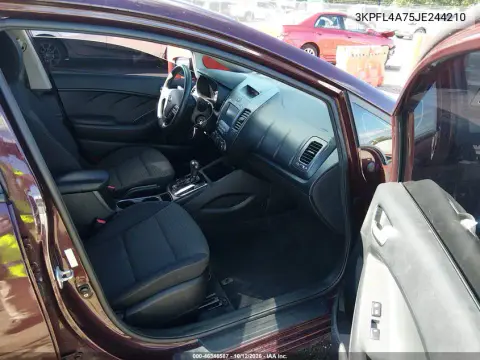 3KPFL4A75JE244210 — 2018 Kia Forte, Передняя часть, фото до ремонта