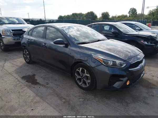 3KPF24AD2KE126755 — 2019 Kia Forte, Задняя часть (Rear), фото до ремонта