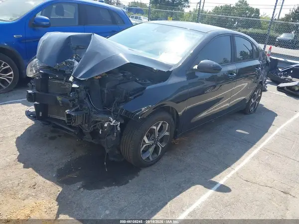 3KPF24AD2KE133494 — 2019 Kia Forte, фото 2 с аукциона IAAI 13.10.2026, Передняя и задняя части