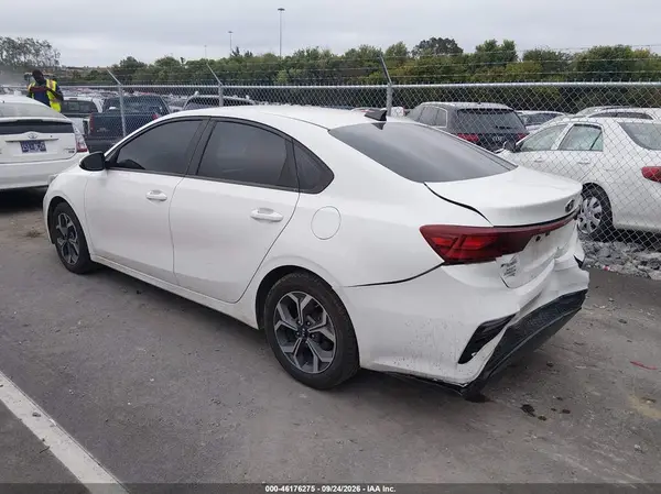 3KPF24AD2KE128697 — 2019 Kia Forte, фото 3 с аукциона IAAI 08.10.2026, Задняя часть