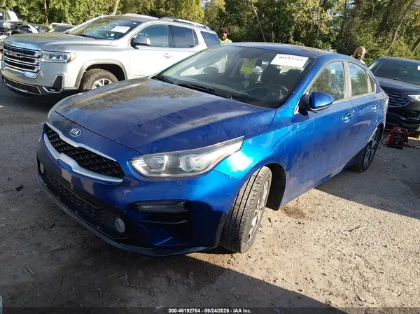 3KPF24AD3KE125081 — 2019 Kia Forte, фото 2 с аукциона IAAI 13.10.2026, Правый бок