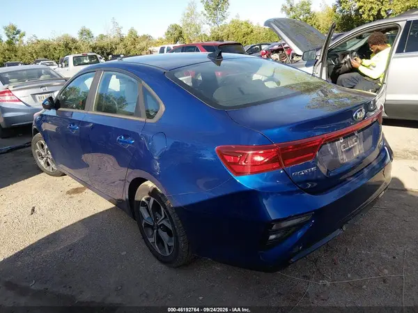 3KPF24AD3KE125081 — 2019 Kia Forte, фото 3 с аукциона IAAI 13.10.2026, Правый бок