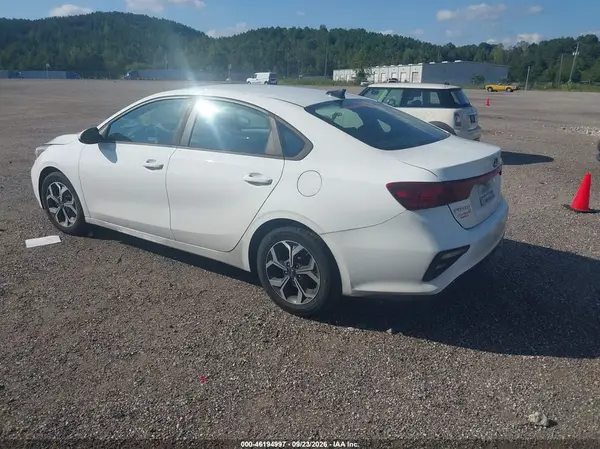 3KPF24AD2KE081073 — 2019 Kia Forte, фото 3 с аукциона IAAI 07.10.2026, Естественный износ