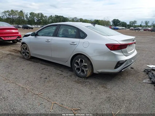 3KPF24AD5KE006884 — 2019 Kia Forte, фото 3 с аукциона IAAI 12.10.2026, Передняя часть