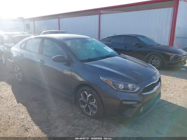3KPF24AD0KE132747 — 2019 Kia Forte, Задняя часть (Rear), фото до ремонта
