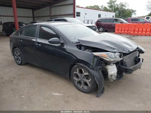 3KPF24AD9KE120838 — 2019 Kia Forte, Передняя часть (Front End), фото до ремонта