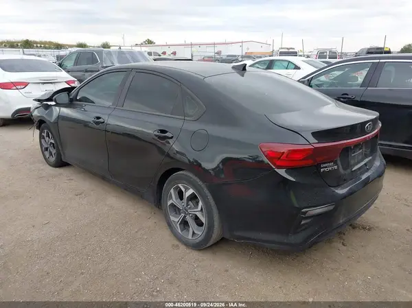 3KPF24AD9KE120838 — 2019 Kia Forte, фото 3 с аукциона IAAI, Передняя часть
