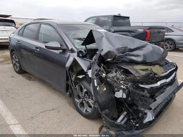 3KPF24AD9KE099442 — 2019 Kia Forte, Передняя часть (Front End), фото до ремонта
