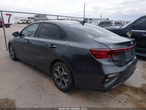 3KPF24AD9KE099442 — 2019 Kia Forte, фото 3 с аукциона IAAI, Передняя часть