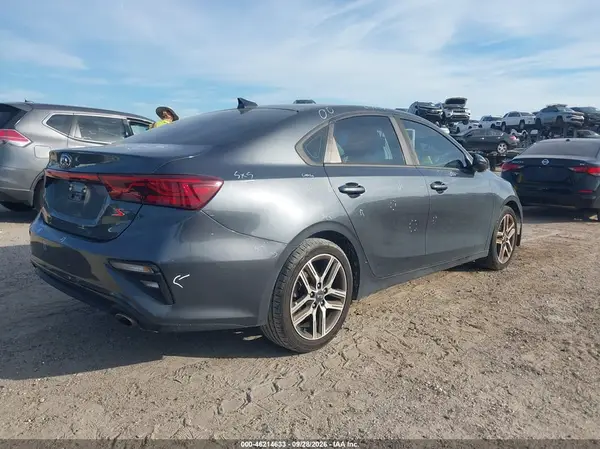 3KPF34AD3KE081712 — 2019 Kia Forte, фото 4 с аукциона IAAI, Передняя часть справа