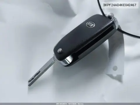 3KPF24AD4KE042467 — 2019 Kia Forte, Передняя часть, фото до ремонта