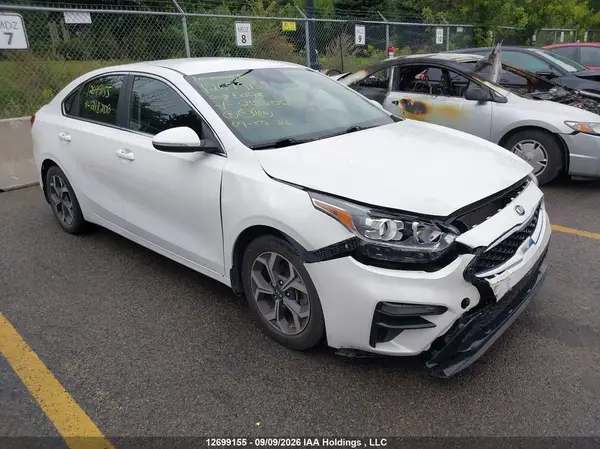3KPF54AD1LE218206 — 2020 Kia Forte, Передняя часть (Front), фото до ремонта