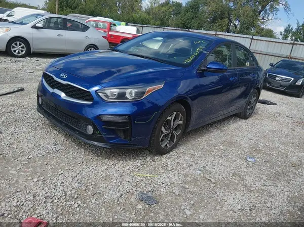3KPF24AD1LE156864 — 2020 Kia Forte, фото 2 с аукциона IAAI 14.10.2026, Левый бок