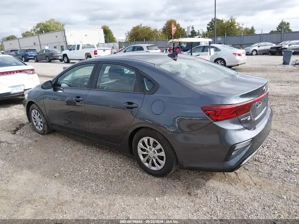3KPF24AD8LE160667 — 2020 Kia Forte, фото 3 с аукциона IAAI, Передняя часть