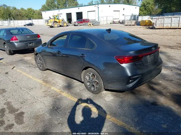 3KPF24AD3LE260840 — 2020 Kia Forte, фото 3 с аукциона IAAI, Задняя часть справа