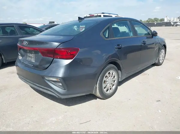 3KPF24AD4LE228544 — 2020 Kia Forte, фото 4 с аукциона IAAI, Естественный износ