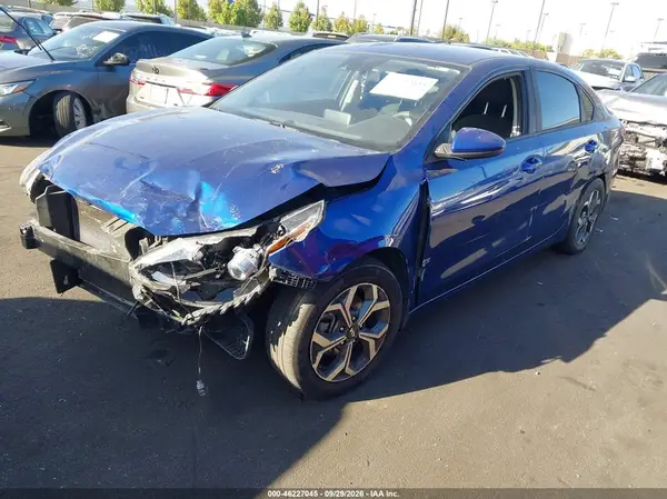 3KPF24AD8LE204988 — 2020 Kia Forte, фото 2 с аукциона IAAI, Передняя часть