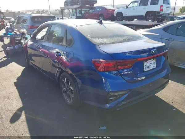 3KPF24AD8LE204988 — 2020 Kia Forte, фото 3 с аукциона IAAI, Передняя часть