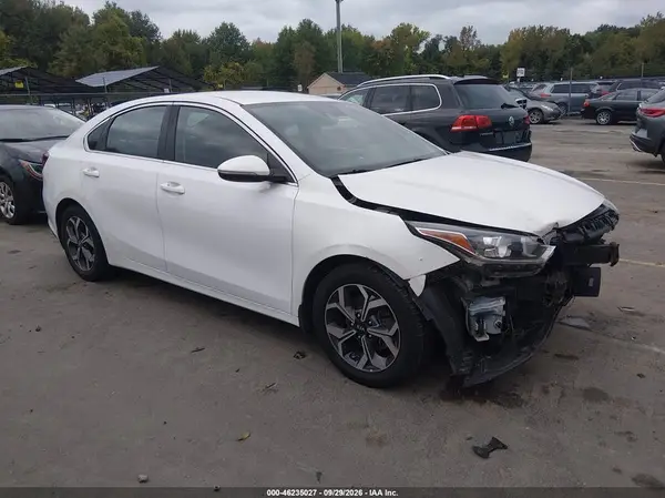 3KPF54AD8LE146825 — 2020 Kia Forte, Передняя часть (Front End), фото до ремонта
