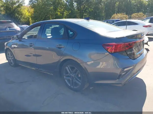 3KPF34AD2ME400102 — 2021 Kia Forte, фото 3 с аукциона IAAI, Передняя часть