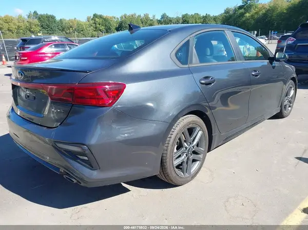 3KPF34AD2ME400102 — 2021 Kia Forte, фото 4 с аукциона IAAI, Передняя часть