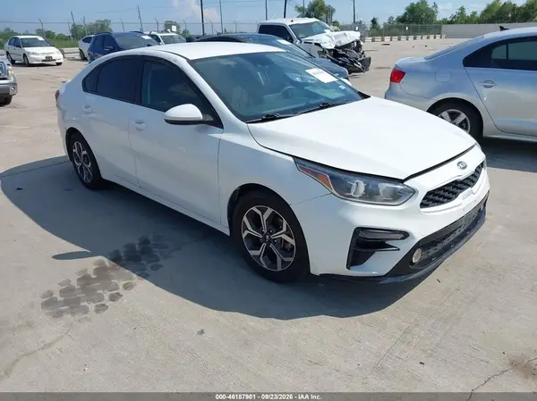 3KPF24AD9ME348566 — 2021 Kia Forte, REPOSSESSION, фото до ремонта