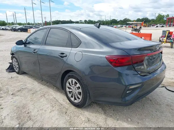 3KPF24ADXME323630 — 2021 Kia Forte, фото 3 с аукциона IAAI 13.10.2026, Передняя часть слева