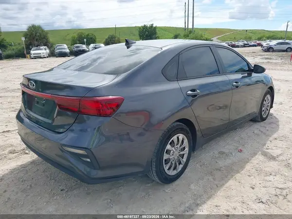 3KPF24ADXME323630 — 2021 Kia Forte, фото 4 с аукциона IAAI 13.10.2026, Передняя часть слева