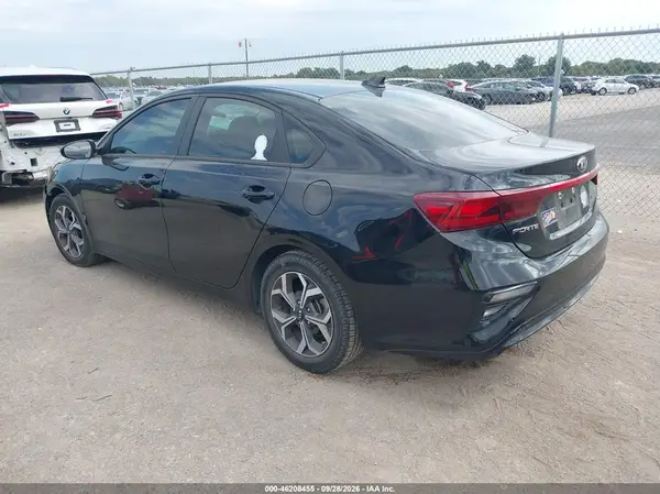 3KPF24ADXME378014 — 2021 Kia Forte, фото 3 с аукциона IAAI, Передняя часть