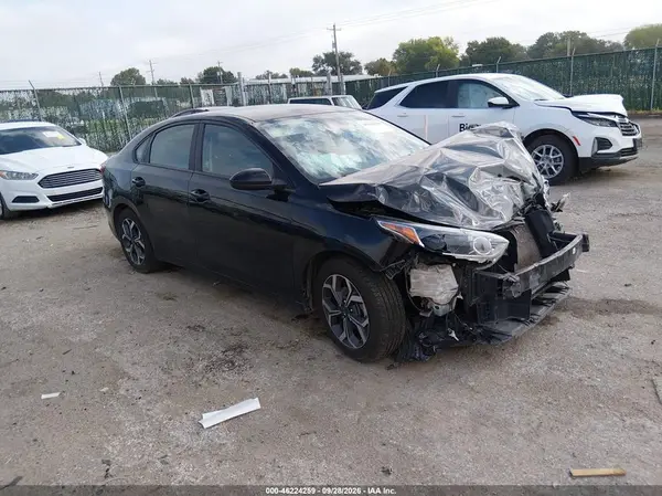 3KPF24AD8ME307619 — 2021 Kia Forte, Передняя часть (Front End), фото до ремонта