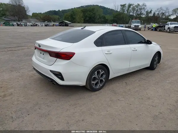 3KPF24AD6ME283241 — 2021 Kia Forte, фото 4 с аукциона IAAI, Угон