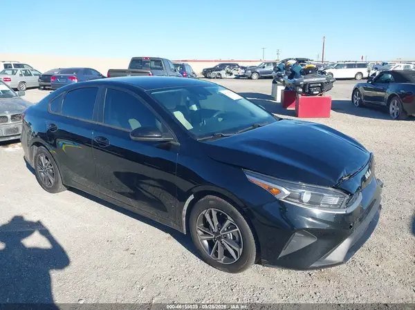 3KPF24AD2NE464080 — 2022 Kia Forte, Передняя часть (Front End), фото до ремонта