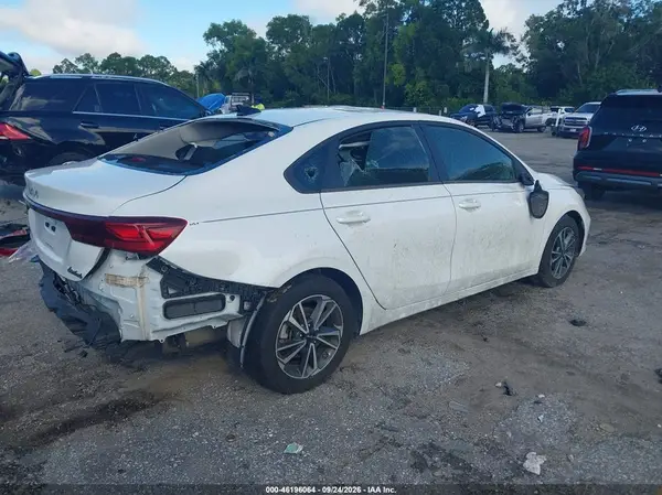 3KPF24AD3NE448020 — 2022 Kia Forte, фото 4 с аукциона IAAI, Подтопление