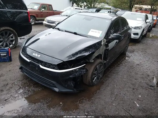 3KPF24AD3PE569245 — 2023 Kia Forte, фото 2 с аукциона IAAI, Передняя часть слева