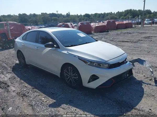 3KPF54AD3PE687772 — 2023 Kia Forte, Передняя часть слева (Left Front), фото до ремонта