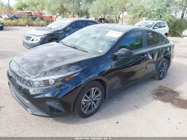3KPF24AD8PE629326 — 2023 Kia Forte, фото 2 с аукциона IAAI, Левый бок