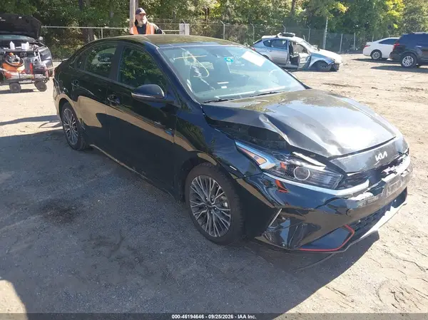 3KPF54AD2PE567025 — 2023 Kia Forte, Передняя часть (Front & Rear), фото до ремонта