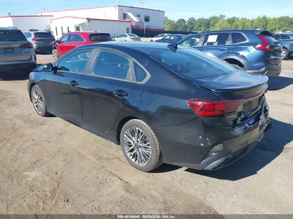 3KPF54AD2PE567025 — 2023 Kia Forte, фото 3 с аукциона IAAI, Передняя часть