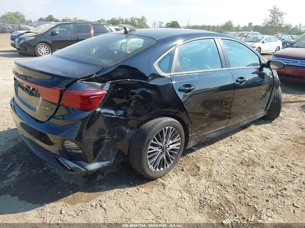 3KPF54AD8RE833571 — 2024 Kia Forte, фото 4 с аукциона IAAI 14.10.2026, Передняя часть
