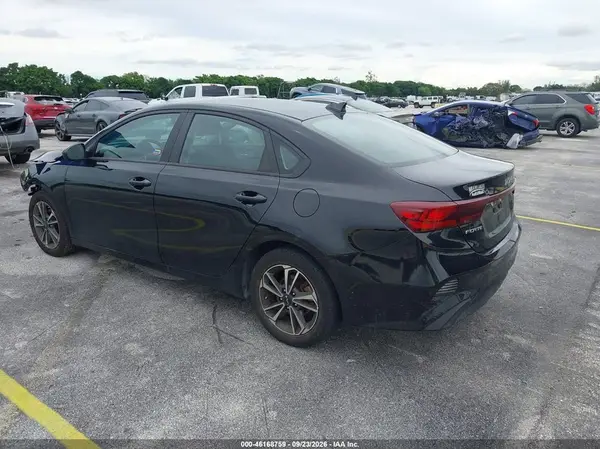 3KPF24AD5RE772074 — 2024 Kia Forte, фото 3 с аукциона IAAI, Передняя часть справа