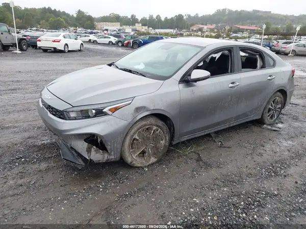 3KPF24AD5RE721688 — 2024 Kia Forte, фото 2 с аукциона IAAI, Повреждения снизу