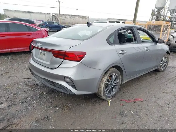 3KPF24AD5RE721688 — 2024 Kia Forte, фото 4 с аукциона IAAI, Повреждения снизу
