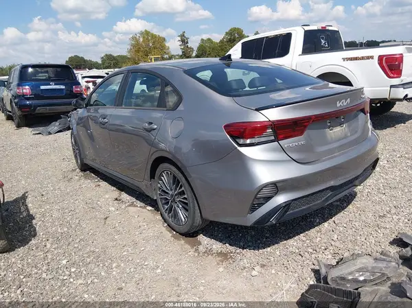 3KPF54AD3RE824826 — 2024 Kia Forte, фото 3 с аукциона IAAI, Передняя часть слева
