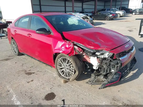 3KPF54AD2RE786439 — 2024 Kia Forte, Передняя часть (Front & Rear), фото до ремонта