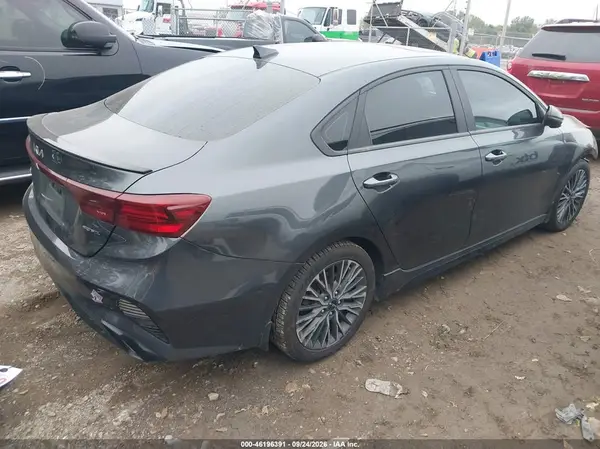 3KPF54AD0RE712548 — 2024 Kia Forte, фото 4 с аукциона IAAI, Передняя часть