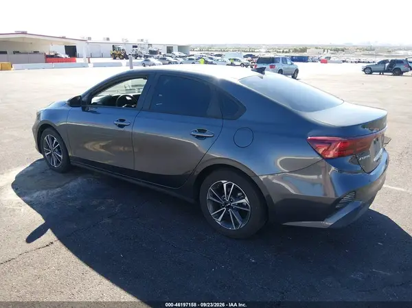 3KPF24AD7RE772397 — 2024 Kia Forte, фото 3 с аукциона IAAI, Передняя часть