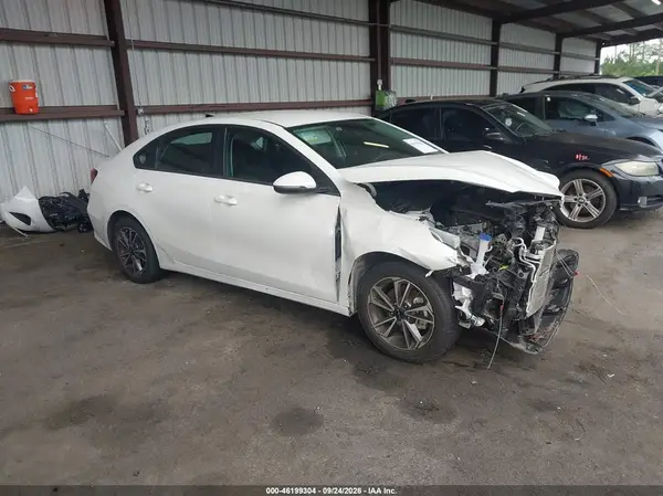 3KPF24AD3RE827119 — 2024 Kia Forte, Передняя часть (Front End), фото до ремонта