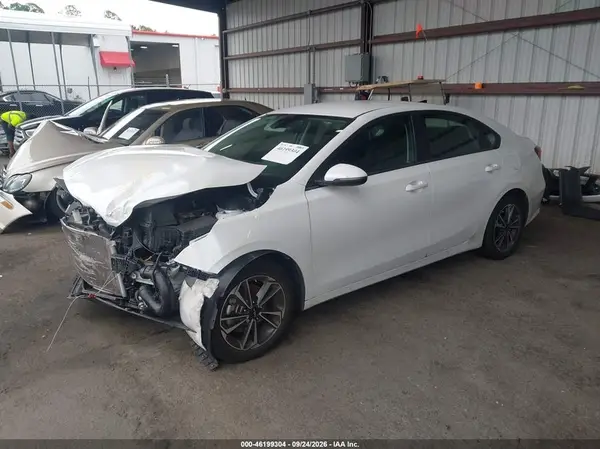 3KPF24AD3RE827119 — 2024 Kia Forte, фото 2 с аукциона IAAI, Передняя часть
